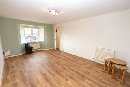 4 bedroom detached house to rent - Photo 2