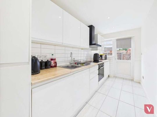 Renshaw Close, Luton, LU2 - Photo 1