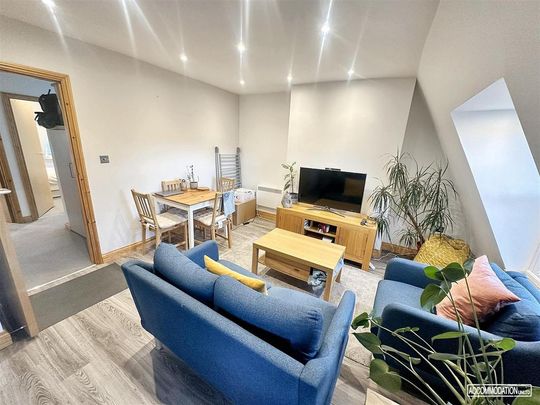 2 bedroom flat to rent - Photo 1