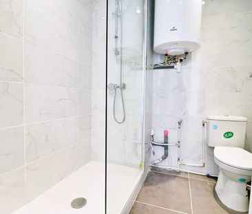 Location Appartement 2 pièces 40m² MARSEILLE 9ème - Photo 5