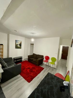 Room in a Shared House, Maud Street, NG7 - Photo 1