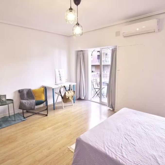 Carrer del Mestre Aguilar, Valencia, Valencian Community 46006 - Photo 1