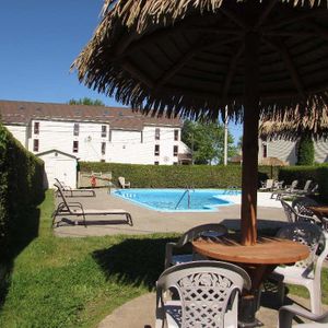 Superbe condo bord de l'eau a MAGOG - Photo 2