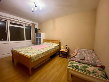 1 bedroom flat - Photo 3