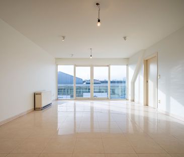 KRUISHOUTEM - Ruim duplex appartement + staanplaats op topligging! - Photo 2