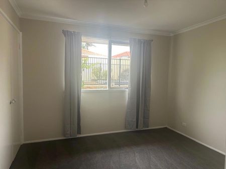 LOVELY 3 BEDROOM HOME - Photo 4