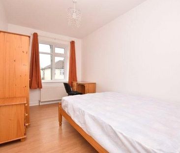 6 bedroom semi-detached house to rent - Photo 6