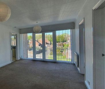 Flat to rent on - Photo 5