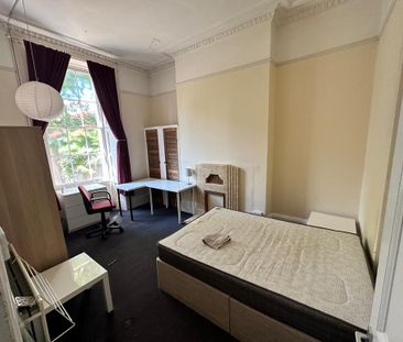 4 bedroom flat to rent - Photo 3