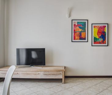 Cozy single room with window in Milan - Photo 2