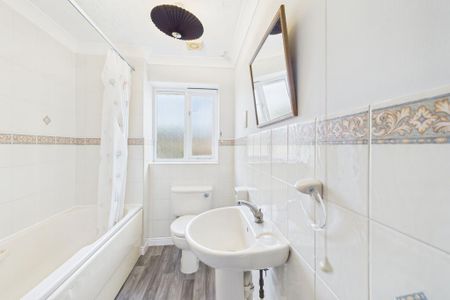 2 bedroom terraced house to rent - Photo 2