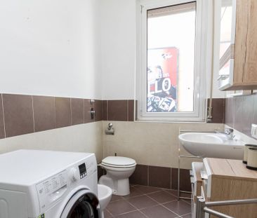 Elegant private room located on Via Maniago - Foto 6