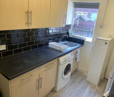 3 bedroom terraced house to rent - Photo 6