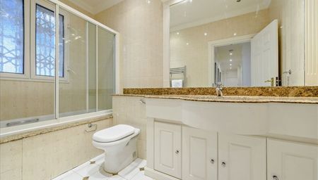 Strathmore Court, Park Road, London - Photo 2