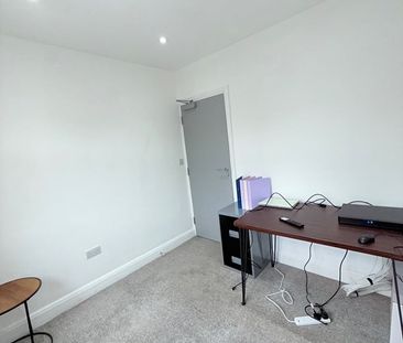 Room in a Shared House, Northumberland Road, HA2 - Photo 4