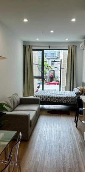 ✨ Loft meublé à louer – Bishop Embassy (Centre-ville de MTL) ✨ - Photo 1