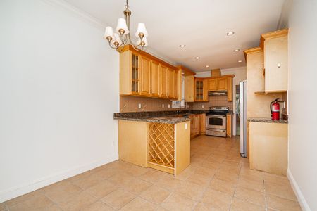 Spacious and Versatile Home for Rent in Burnaby - Photo 3