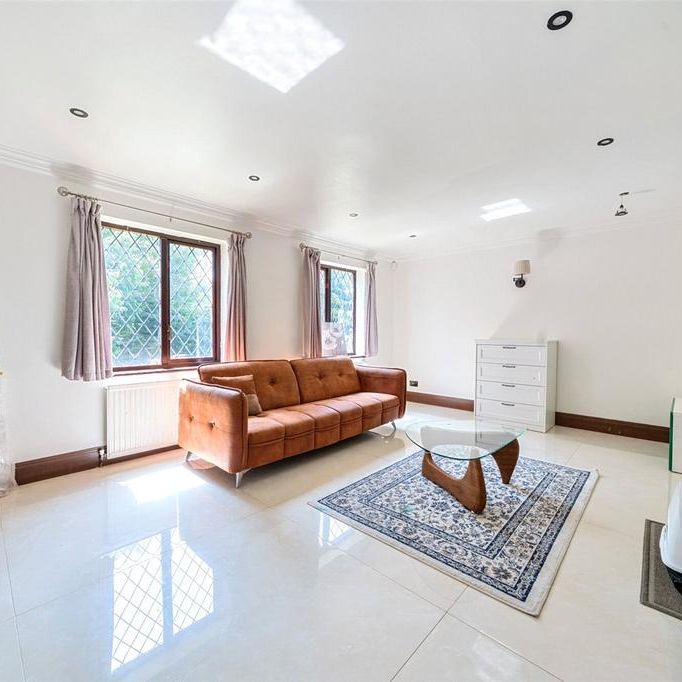 5 bedroom detached house to rent - Photo 1