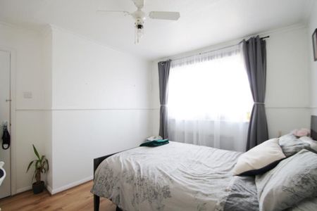 1 bedroom semi-detached house to rent - Photo 5