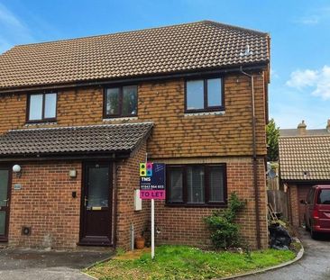 3 bedroom end of terrace house to rent - Photo 1