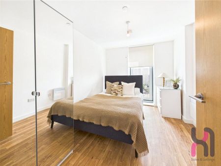 3 bedroom flat to rent - Photo 3