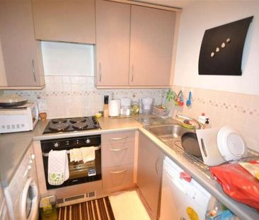 Berberis House, Feltham, TW13 - Photo 3