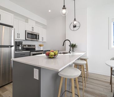 Jersey: Black Accents – 196 Colony, Winnipeg, MB - Photo 4