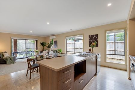 Modern Family Home - Photo 3