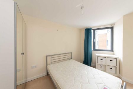 2 bedroom flat to rent - Photo 3