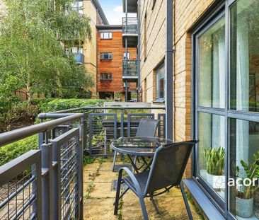 Studio to rent - Photo 2