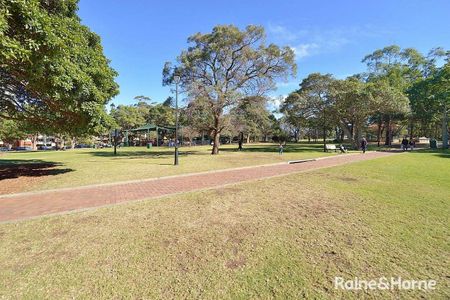 Two Bedroom Apartment Offering Luxury & Convenient Lifestyle - Photo 5