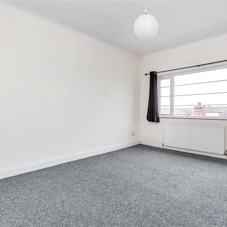 2 bedroom flat in Terrapin Road - Photo 3