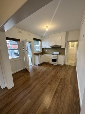 2/26 Neville Road, Thebarton, SA 5031 - Photo 5