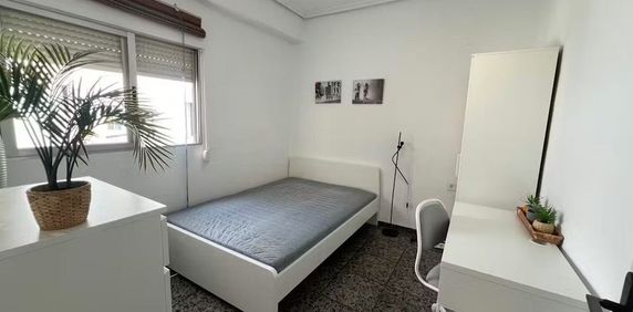 Carrer de Peris Brell, Valencia, Valencian Community 46022 - Photo 2