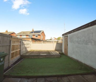 3 bedroom semi-detached house to rent - Photo 2