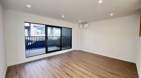 Brand New 4 Beds Home in Rangitoto Zone - Photo 5