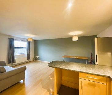 2 bedroom flat to rent - Photo 2