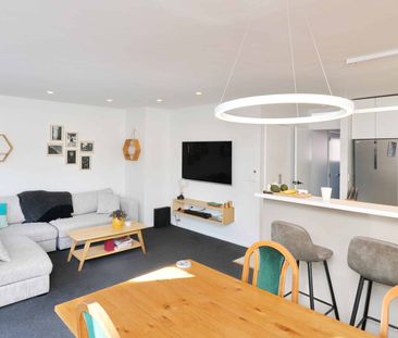 Fully Furnished Jewel in Prime City Location - Photo 5