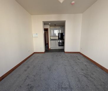 48 Albemarle Crescent, Scarborough, North Yorkshire - Photo 2