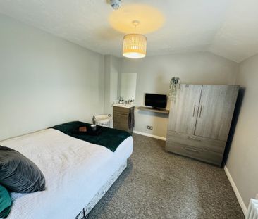 BEDROOM 14 – SMALL SINGLE - Photo 5