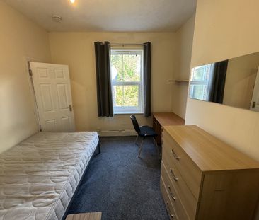 Cromer Street, Burton Stone Lane - P1071 - Photo 4