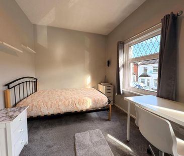 4 bedroom house to rent - Photo 3