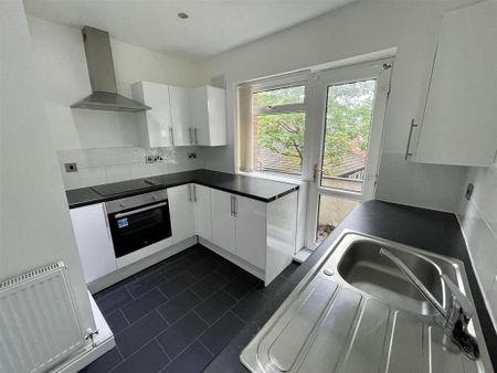 1 bedroom flat to rent - Photo 5