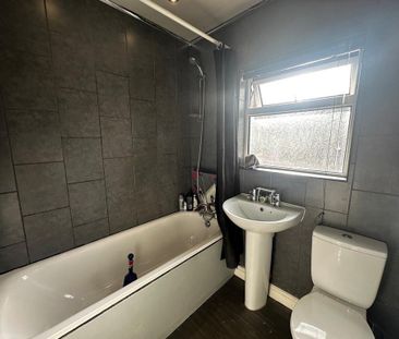 3 bedroom terraced house to rent - Photo 6