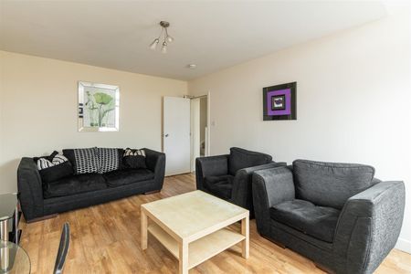 Chillingham Road, Heaton, Newcastle Upon Tyne - Photo 2