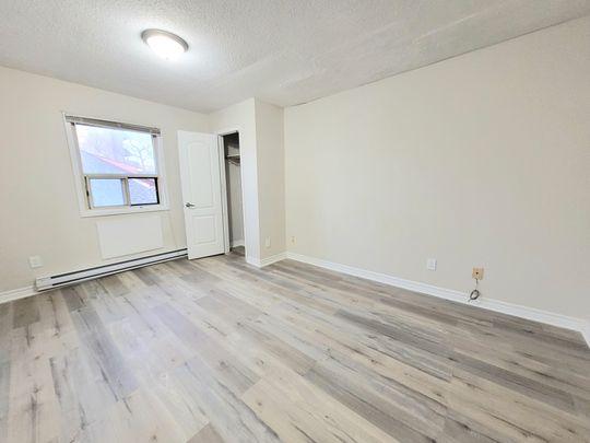 For Lease - 1371 King Street Unit# 305, Toronto, Ontario - Photo 1