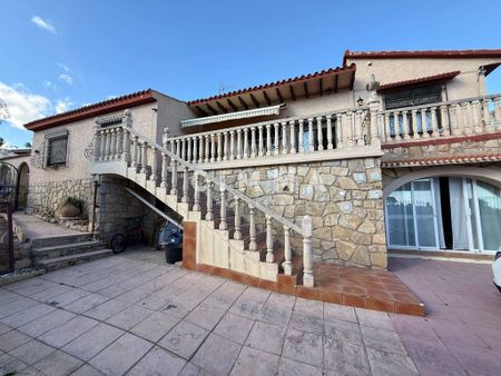 Luxury 5 room Detached House for rent in la Nucia, Spain - Photo 2