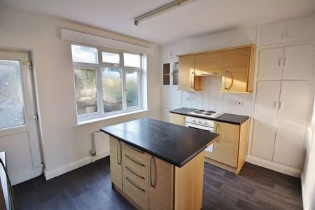 2 bedroom semi-detached house to rent - Photo 4