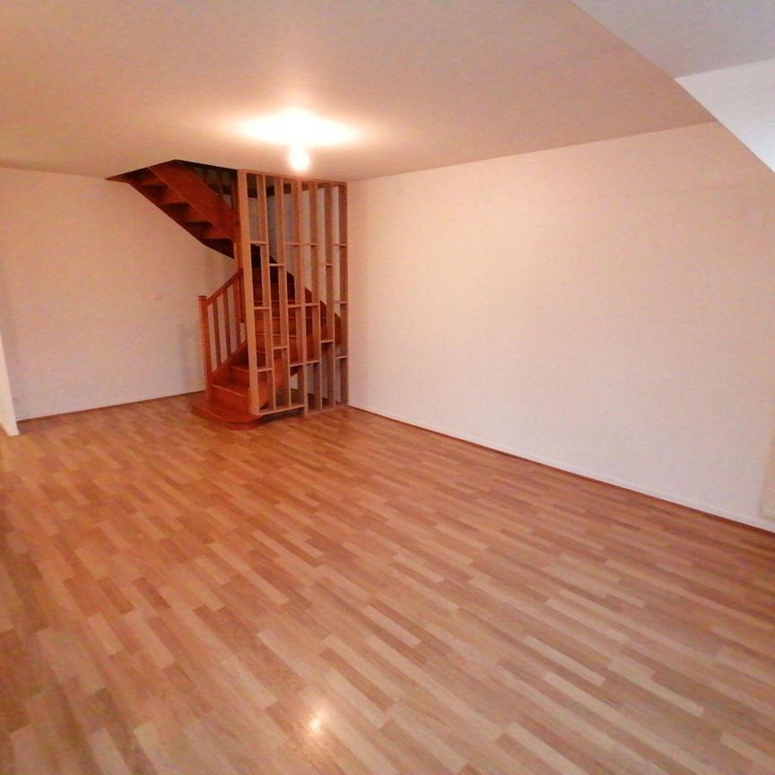 PONT PEAN: A LOUER- Bon emplacement dans la commune et au calme, sans vis-à-vis, appartement T3... - Photo 1