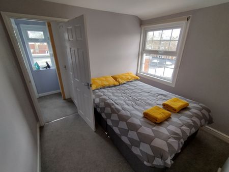 1 Bed Flat, The Mall, BS8 - Photo 4